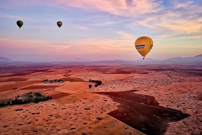 Hot air balloon flight over Marrakech at sunrise — alternative view